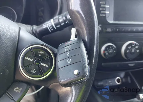 2017 Kia Soul z USA, uszkodzony, nr VIN KNDJN2A20H7412262